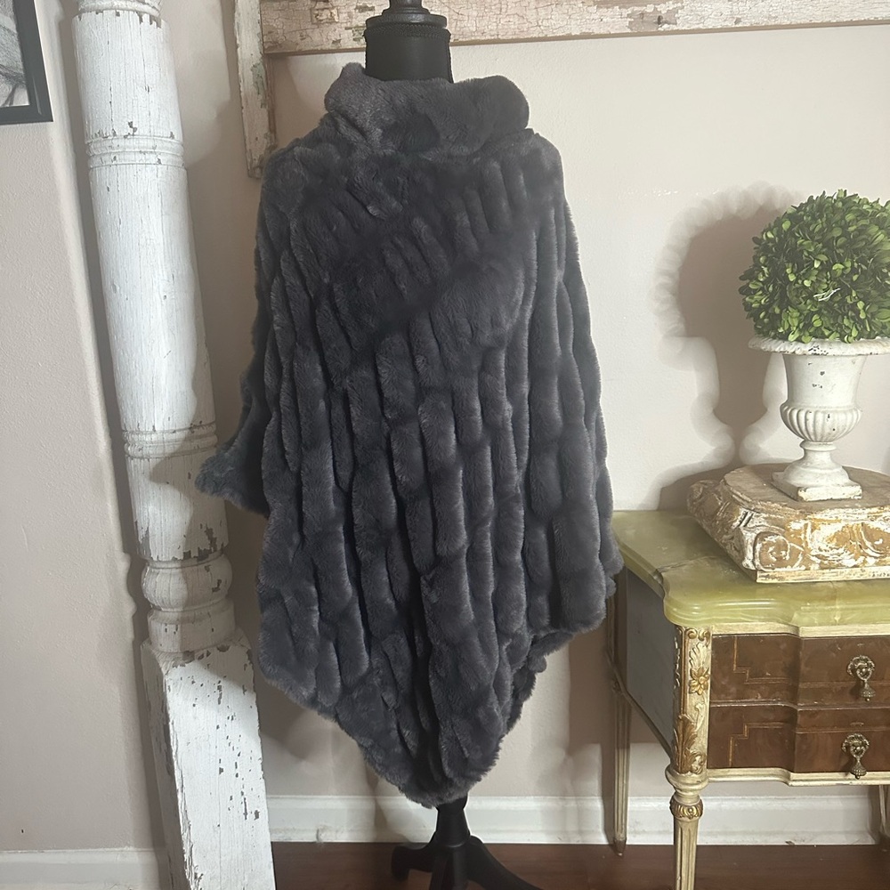 Moda Gray Jacket with Elegant Decor Accents